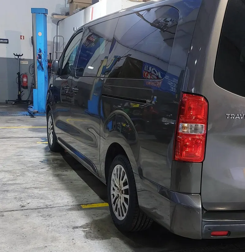 Peugeot Traveller na oficina